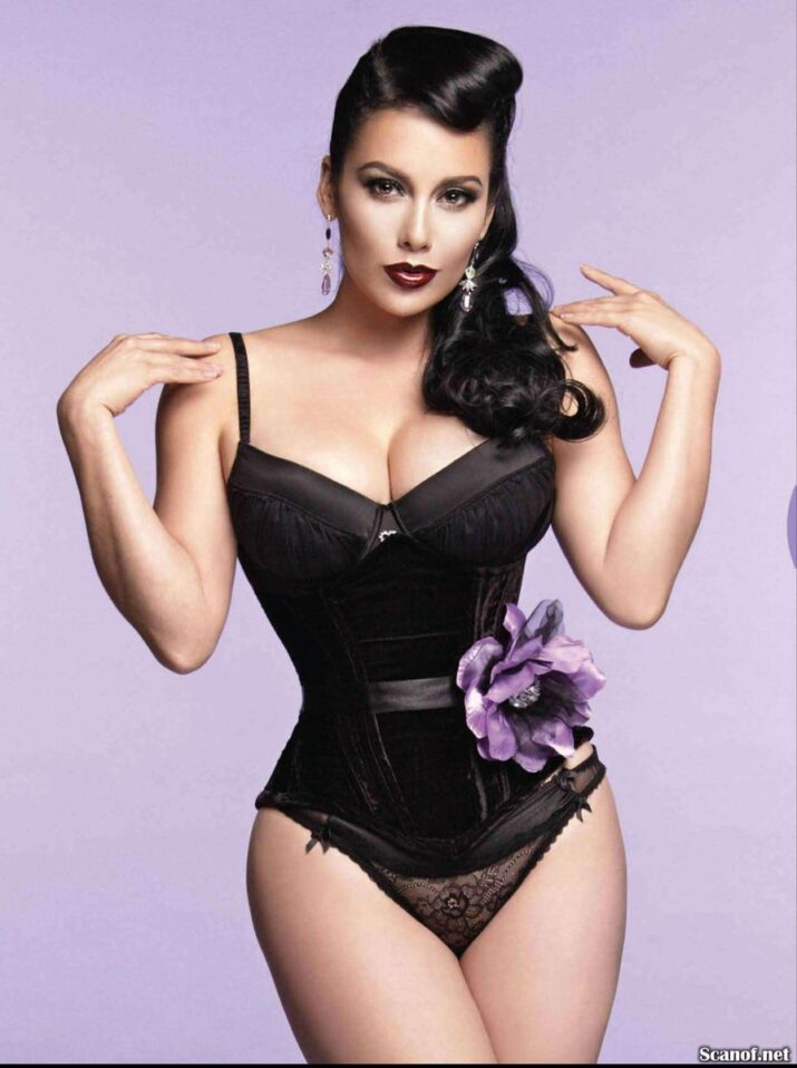 Sugey Abrego desnuda en Playboy México Diciembre 2013.