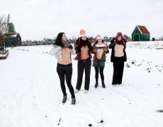 Nudismo en la nieve (10)